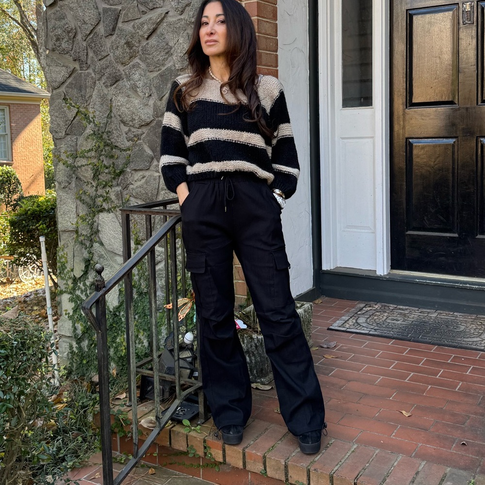 Black Pull on Cargo wide Leg Pants with Side pockets